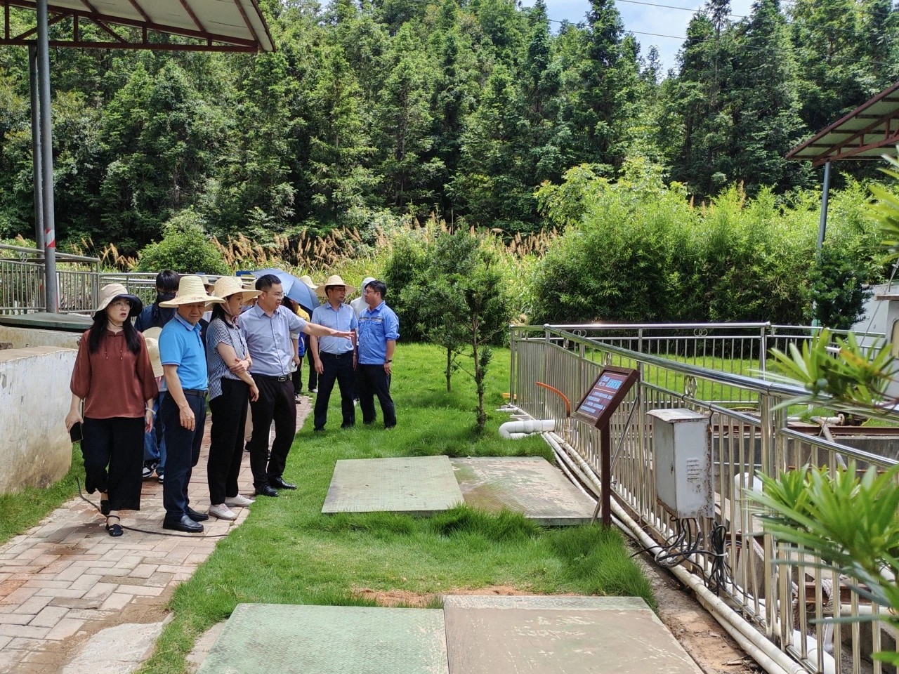 贛州市政協(xié)副主席藍文一行蒞臨挺進環(huán)保龍南、定南稀土尾水處理站考察調(diào)研