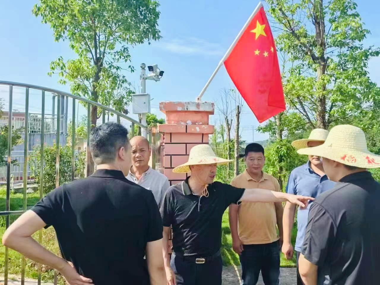 贛州市政府副市長、區(qū)委書記連天浪一行蒞臨我司污水處理廠指導(dǎo)