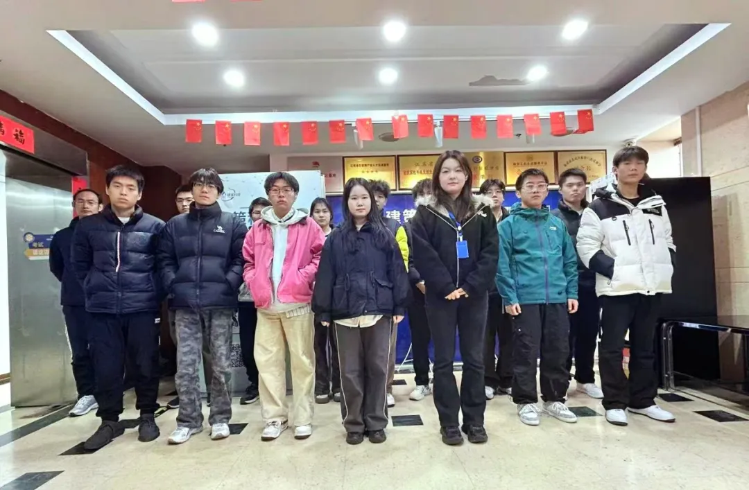 叮！結(jié)班成功！這張合照，是我們努力的最好